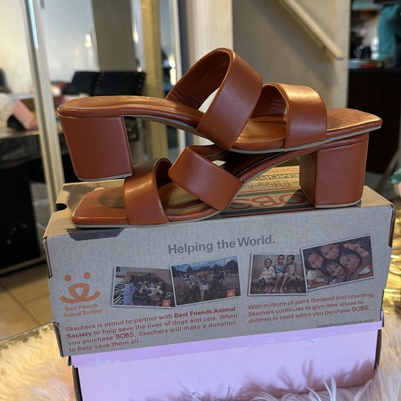 LOW HEEL BROWN SLIPPERS SIZE 8 NEW NEVER WORN - Picture 2 of 4